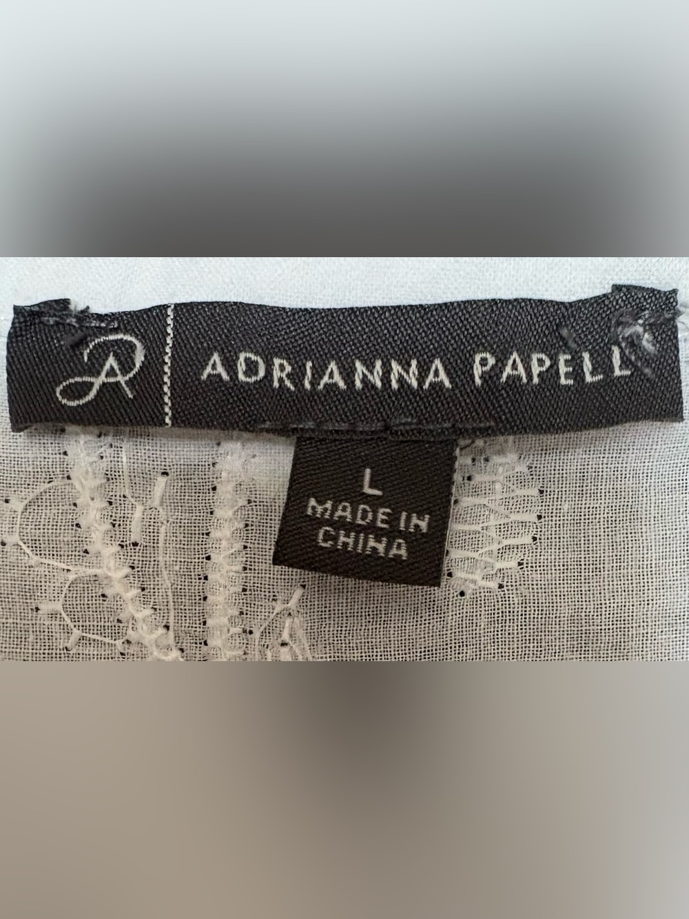 Adriana Papell Appliquéd Embroidered White Cap-Sleeve Button-Front Top - Size L - Picture 2 of 10